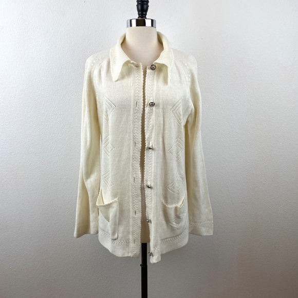 Vintage 70/80s White Knit Cardigan Sweater Lion Silver Button Front Boho Granny - Picture 1 of 11